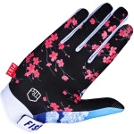 fist-handwear_gloves_kai-sakakibara_mt-fuji_detail1.jpg