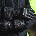gerbing_heated-gloves-leather_xrl_black_lifestyle1.jpg