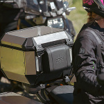givi_luggage_ala44a_trekker_alaska_top_box_-_44_litre_lifestyle2.jpg