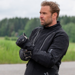 halvarssons_textile-jackets_vinvallen_black_lifestyle4.jpg