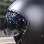 hjc_helmet_v30_matt-black_lifestyle10.jpg
