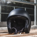 hjc_helmet_v30_matt-black_lifestyle11.jpg