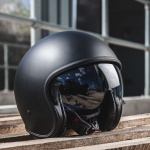 hjc_helmet_v30_matt-black_lifestyle4.jpg