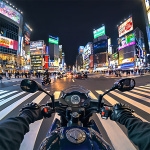 insta360_action-cameras_ace-pro-2-motorcycle-bundle_lifestyle2.jpg