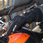 keis_gloves-textile_g701s_heated-armoured-short_lifestyle1.jpg