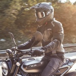 klim_textile-jacket_induction_black_lifestyle1.jpg
