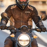 klim_textile-jacket_induction_black_lifestyle2.jpg