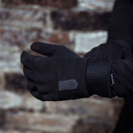 knox_action_pro_e_bike_glove_lifestyle1.jpg