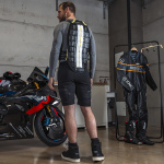 knox_back-protector_aegis-black_lifestyle1.jpg