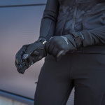knox_gloves_action-pro-wp_black_lifestyle2.jpg