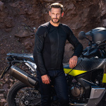 knox_urbane_pro_mk3_black_lifestyle1.jpg