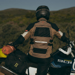 leatt_jacket-textile_multitour_desert_lifestyle4.jpg