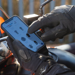 macna_gloves-mixed_era-rtx-heated_black_lifestyle7.jpg