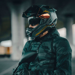 nexx-x-wst3-fluence-grey-yellow-mt_lifestyle2.jpg
