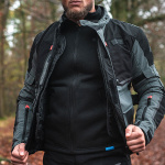 oxford_advanced-fleece-ms-jacket_black_lifestyle3.jpg