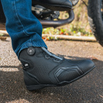 oxford_boots_helix_black_lifestyle3.jpg