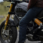 oxford_jeans_original-approved-aa-dynamic_dark-aged_lifestyle2.jpg