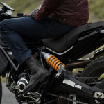 oxford_jeans_original-approved-aa-dynamic_dark-aged_lifestyle3.jpg