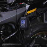 oxford_motorcycle-battery-charger_oximiser-pro-2000_lifestyle1.jpg