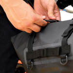 oxford_soft-luggage_aqua-p32-panniers_black_lifestyle2.jpg