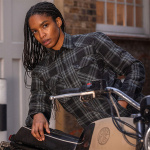 oxford_textile-jacket_ladies-kickback-3.0_grey_lifestyle1.jpg