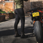 oxford_textile-trousers_ladies-super-cargo-leggings_black_lifestyle1.jpg