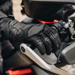 ozone_touring-ii-leather-gloves_black_lifestyle1.jpg