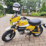 pyramid-fly-screen-banana-yellowross-white-honda-monkey-125-20182020_lifestyle1.jpg