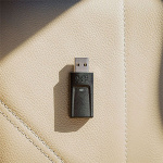 quad-lock_accessories_wireless-carplay-android-auto-mini-usb-adapter.jpg