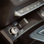 quad-lock_accessories_wireless-carplay-android-auto-mini-usb-adapter_detail1.jpg