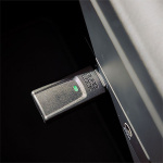 quad-lock_accessories_wireless-carplay-android-auto-mini-usb-adapter_detail4.jpg