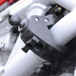 ram_mounts_tough_claw_medium_clamp_base_detail3.jpg
