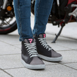 rebelhorn_motorcycle-boots_ladies-tramp-ii-leather-boots_grey_lifestyle1.jpg