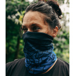 richa_base-layer_neck-tube_grout-black-blue_lifestyle2.jpg