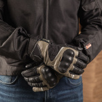 richa_gloves_textile_atlantic-gtx_black-titanium_lifestyle-1.jpg