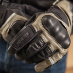 richa_gloves_textile_atlantic-gtx_black-titanium_lifestyle-8.jpg