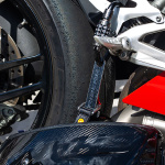 riderr_motorcycle-security_helmet-lock_black-yellow_detail1.jpg