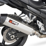 scorpion-exhausts_serket-parallel_suzuki_gsf1250_07-15_steel_on-bike-close.jpg