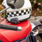 sena-5s-motorcycle-bluetooth-intercom-lifestyle2.jpg