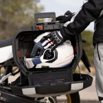 shad_hard-panniers_sh38x_aluminium_finish_lifestyle1.jpg
