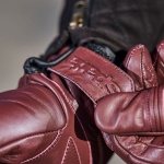 spada_leather-gloves_clincher_java_lifestyle3.jpg