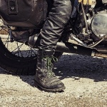 stylmarting_boots_yurok_black_lifestyle1.jpg