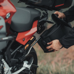 sw-motec_blaze-saddlebags_bc.hta.22.740.30400_detail3.jpg