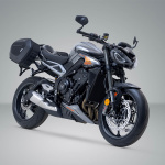 sw-motech_blaze-saddlebags_triumph-street-triple_detail1.jpg