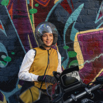 tucano-urbano_helmets_el-mettin-6_matt-anthracite-grey_lifestyle1.jpg