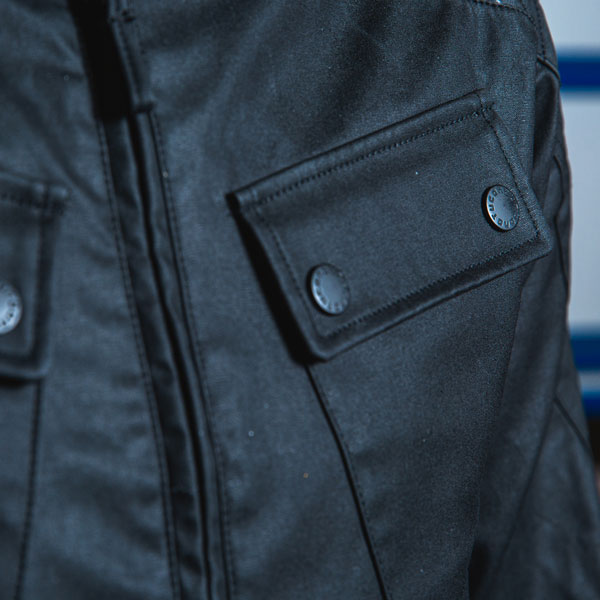 tucano-urbano_jacket_textile_pol-2g_black_lifestyle4.jpg