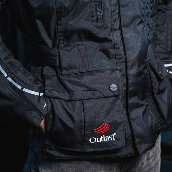 weise_textile_jacket_outlast-frontier_black_lifestyle5.jpg