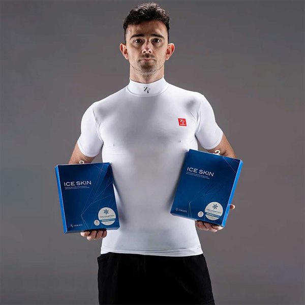 zerofit_base-layers_ice-skin-short-sleeve-shirt_black_lifestyle1.jpg
